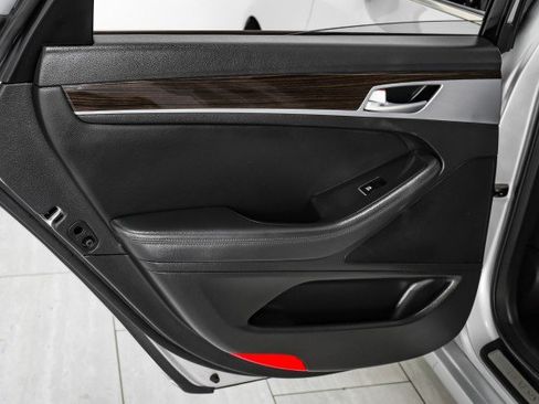 Used 2017 Genesis G80 3.8 image 43