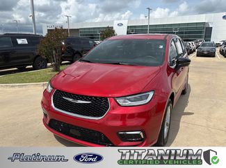 Used 2025 Chrysler Pacifica Select AWD/4WD 360° Tour