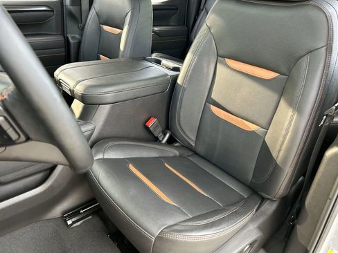 Used 2025 GMC Sierra 1500 AT4 w/ Technology Package AWD/4WD image 20