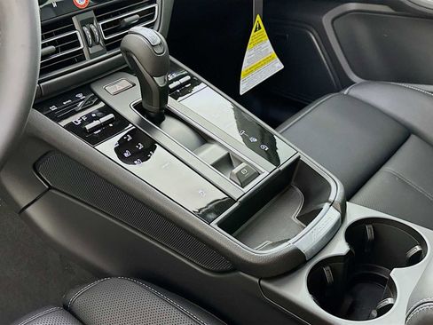 New 2026 Porsche Macan image 20