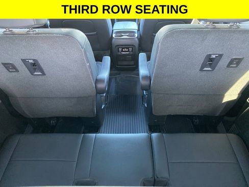 Used 2025 Chevrolet Traverse High Country w/ LPO, Floor Liner Package AWD/4WD image 8