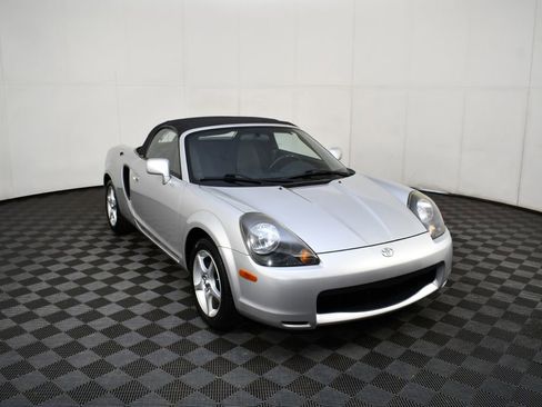Used 2000 Toyota MR2 image 3