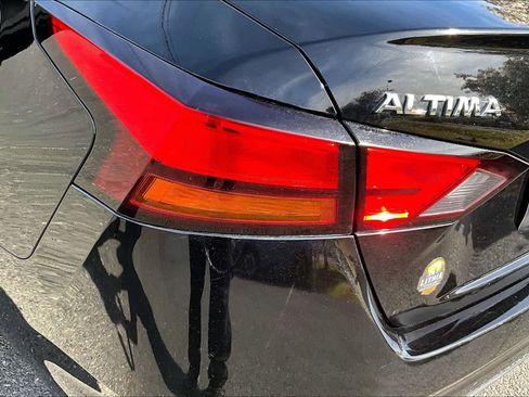 Used 2020 Nissan Altima 2.5 SR FWD image 32
