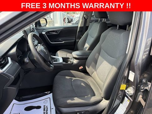 Used 2020 Toyota RAV4 XLE AWD/4WD image 14