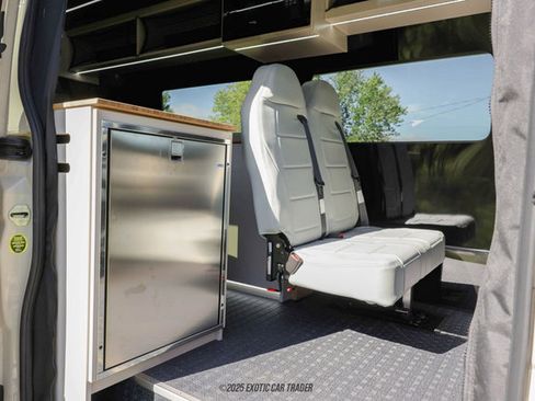 Used 2025 Mercedes-Benz Sprinter 2500 image 74