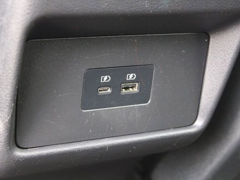 Used 2022 Nissan Rogue SV image 26