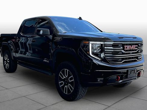 Used 2025 GMC Sierra 1500 AT4 w/ AT4 Premium Package AWD/4WD image 3