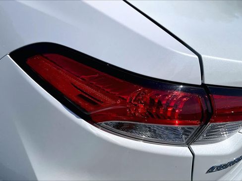 Used 2024 Toyota Corolla LE FWD image 28