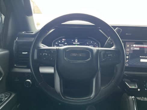 Used 2024 GMC Sierra 2500 AT4 w/ AT4 Preferred Package AWD/4WD image 7