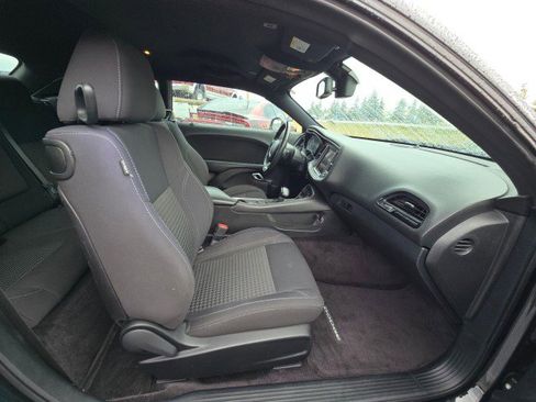 Used 2017 Dodge Challenger SXT w/ Sound Group image 11