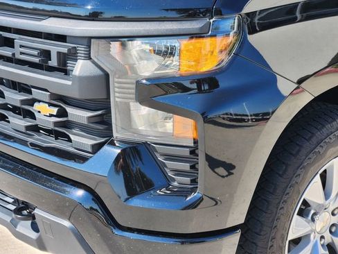 Used 2022 Chevrolet Silverado 1500 Custom image 9