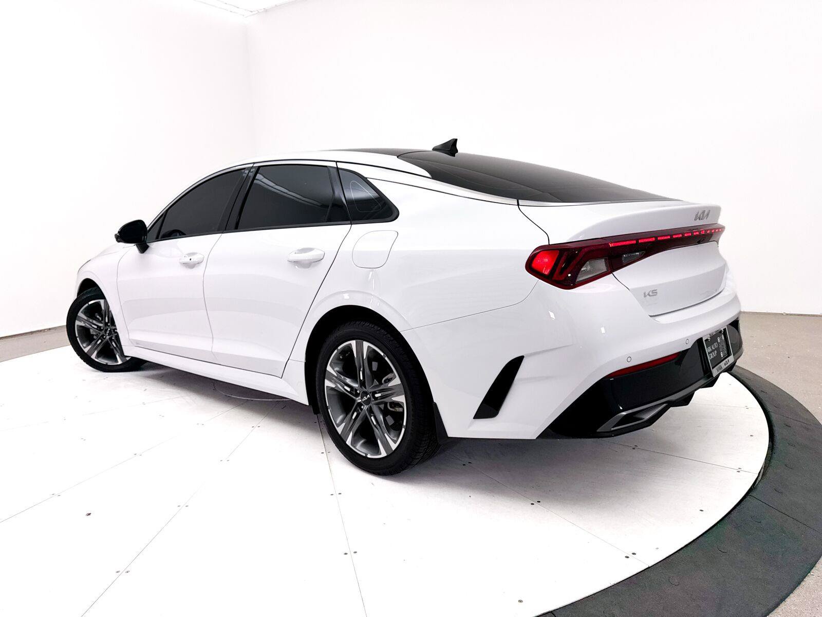 Used 2024 Kia K5 EX w/ EX Premium Package FWD image 2