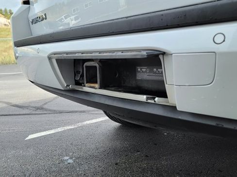 Used 2017 GMC Yukon SLT w/ Open Road Package image 7