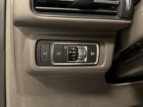 Used 2020 Lincoln Corsair FWD w/ Convenience Package image 17