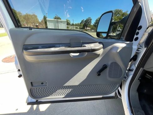 Used 2005 Ford F450 2WD Crew Cab Super Duty image 9