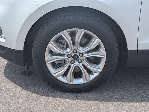 Used 2022 Ford Edge Titanium w/ Equipment Group 301A AWD/4WD image 10