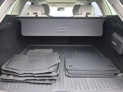 Used 2023 Volvo XC60 B5 Plus w/ Climate Package image 28