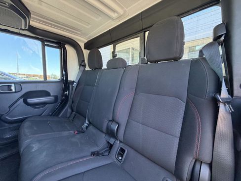 Used 2021 Jeep Gladiator Rubicon AWD/4WD image 19