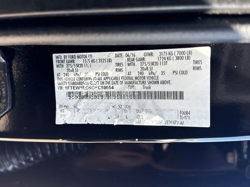 Used 2016 Ford F150 Platinum w/ Equipment Group 701A Luxury AWD/4WD image 26