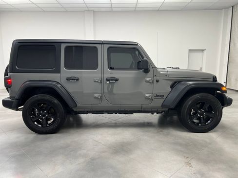 Used 2023 Jeep Wrangler Altitude image 8