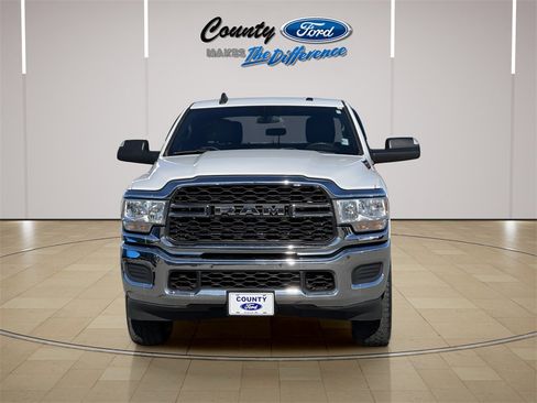 Used 2022 RAM 2500 Tradesman w/ Chrome Appearance Group image 6