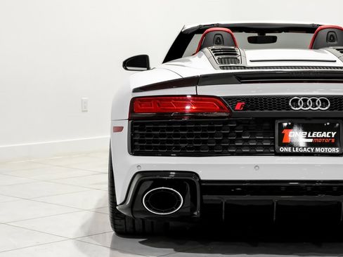 Used 2020 Audi R8 V10 w/ 20" Wheel Package image 40