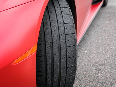 Used 2021 Lamborghini Huracan EVO RWD image 12