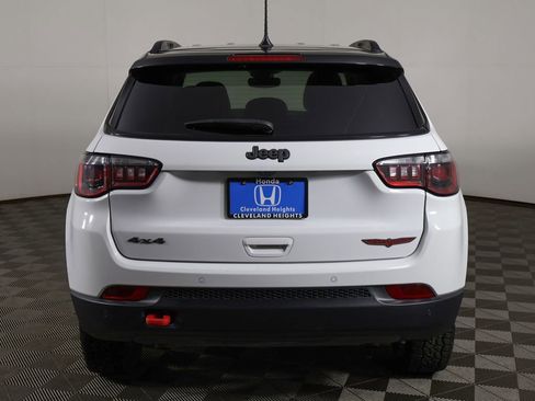 Used 2025 Jeep Compass Trailhawk AWD/4WD image 10