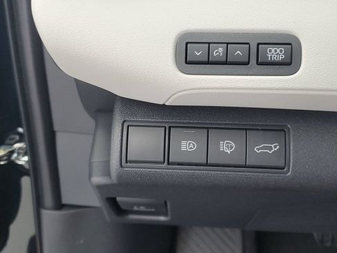 Used 2026 Toyota bZ FWD image 33