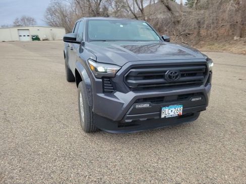 Used 2024 Toyota Tacoma SR5 image 5