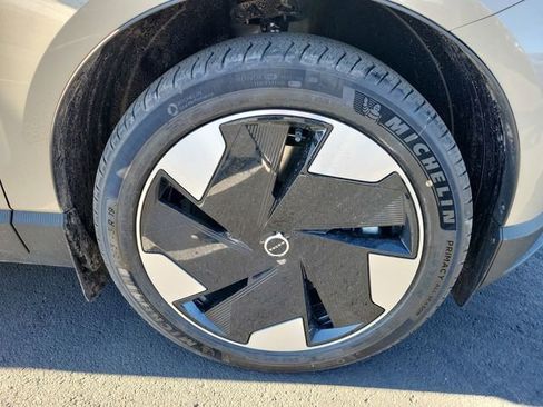 New 2026 Volvo EX30 Plus w/ Protection Package Premier image 20