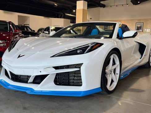 Used 2024 Chevrolet Corvette E-Ray AWD/4WD image 9