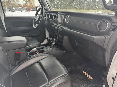 Certified 2022 Jeep Wrangler Unlimited Sahara w/ Cold Weather Group image 15