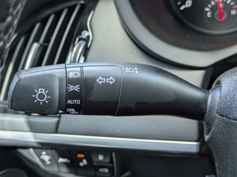 Used 2019 Kia Stinger GT2 AWD/4WD image 17
