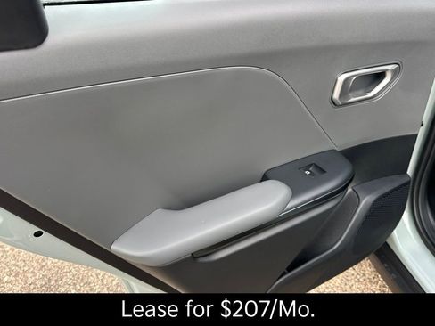 New 2025 Kia K4 LXS image 14