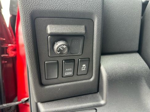 Used 2015 Nissan Rogue S w/ Convenience Package AWD/4WD image 14