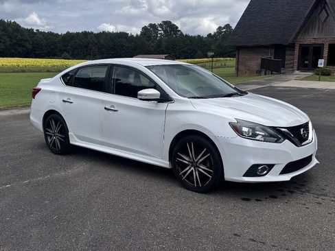Used 2016 Nissan Sentra SR FWD image 2