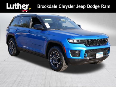 Used 2023 Jeep Grand Cherokee Trailhawk w/ Advanced Protech Group II AWD/4WD image 1
