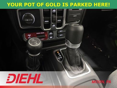 Used 2025 Jeep Wrangler Rubicon w/ Convenience Group image 33