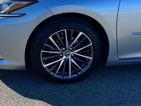 Certified 2023 Lexus ES 350 w/ Premium Package image 11