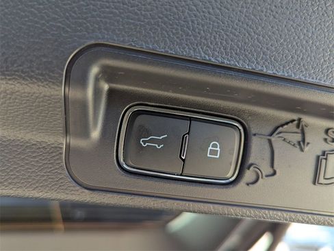 Used 2025 Ford Explorer ST-Line w/ ST-Line Street Pack image 27