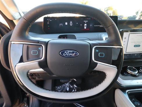 New 2025 Ford Expedition Max Platinum w/ Driver's Package image 20