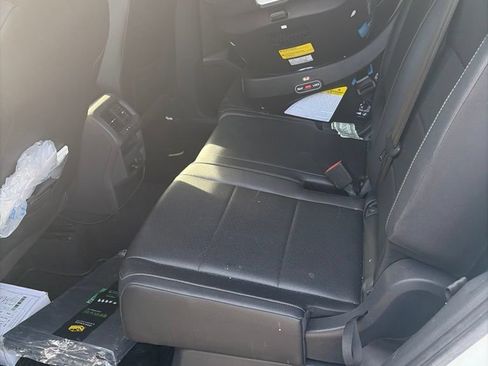 Used 2019 Volkswagen Tiguan SE FWD image 11