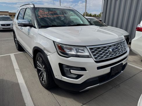Used 2017 Ford Explorer Platinum AWD/4WD image 5