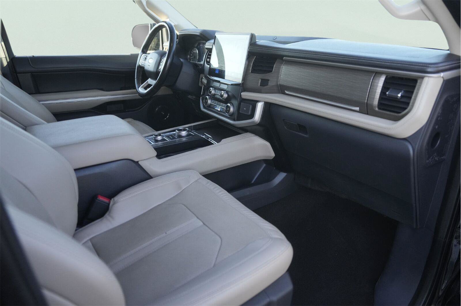 Used 2023 Ford Expedition Limited AWD/4WD image 20