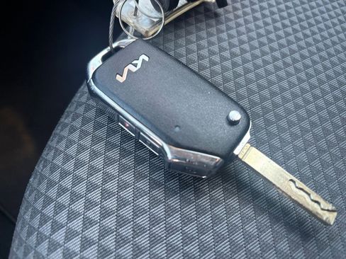 Used 2025 Kia Soul LX w/ LX Technology Package image 22