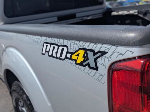 Used 2020 Nissan Frontier PRO-4X w/ Pro-4x Utility Package AWD/4WD image 9