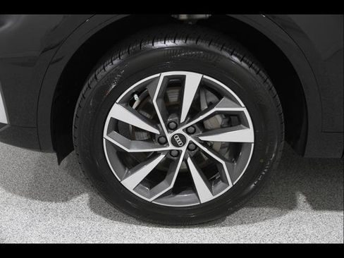 Used 2023 Audi Q5 2.0T Premium Plus w/ Premium Plus Package AWD/4WD image 22