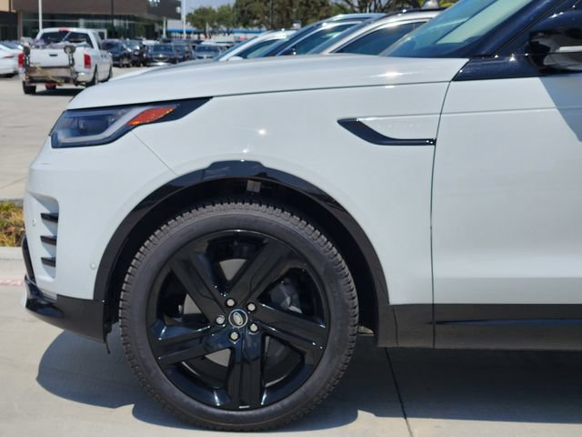 Used 2025 Land Rover Discovery Dynamic SE AWD/4WD image 6