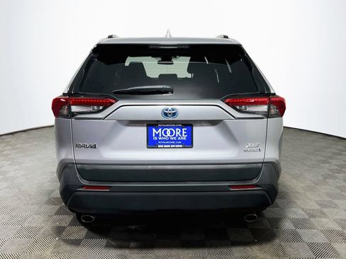 Certified 2022 Toyota RAV4 XLE w/ Convenience Package AWD/4WD image 6